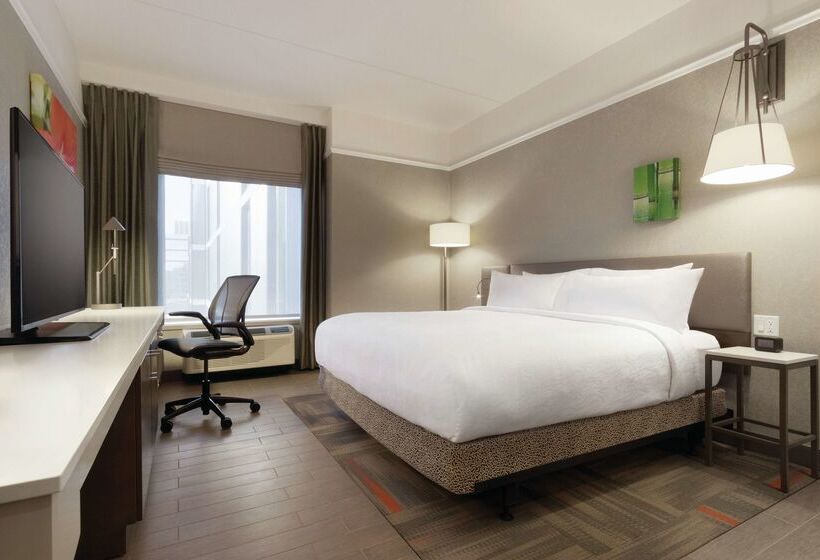 בית מלון כפרי Hilton Garden Inn Calgary Downtown