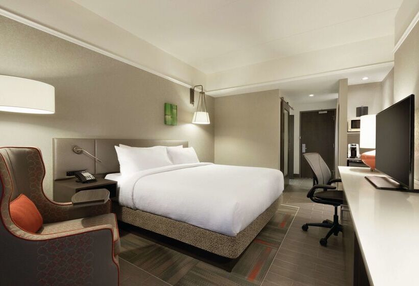 هتل Hilton Garden Inn Calgary Downtown