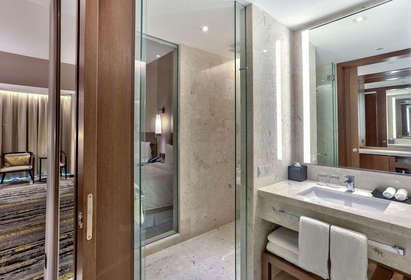 בית מלון כפרי Hilton Kota Kinabalu