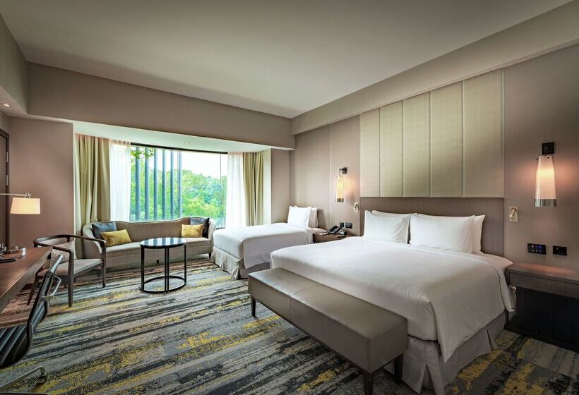 בית מלון כפרי Hilton Kota Kinabalu