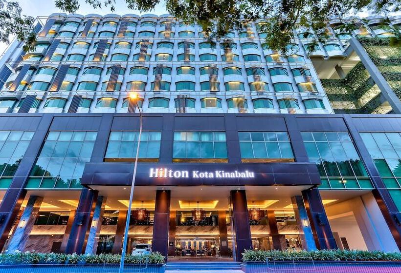 בית מלון כפרי Hilton Kota Kinabalu