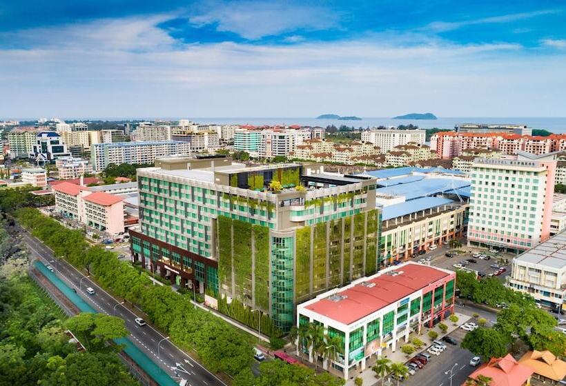 בית מלון כפרי Hilton Kota Kinabalu