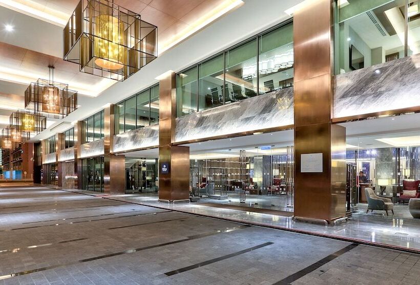 בית מלון כפרי Hilton Kota Kinabalu