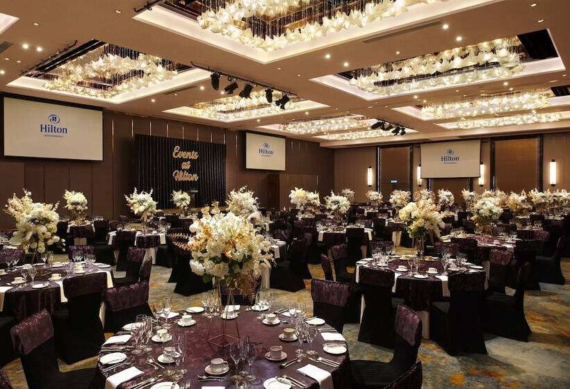 בית מלון כפרי Hilton Kota Kinabalu