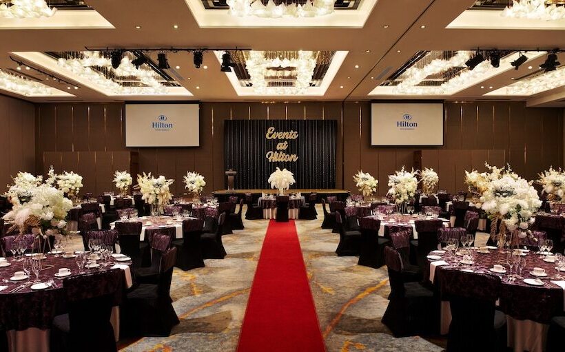 בית מלון כפרי Hilton Kota Kinabalu