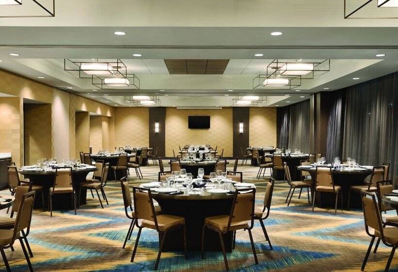 בית מלון כפרי Homewood Suites By Hilton Calgary Downtown