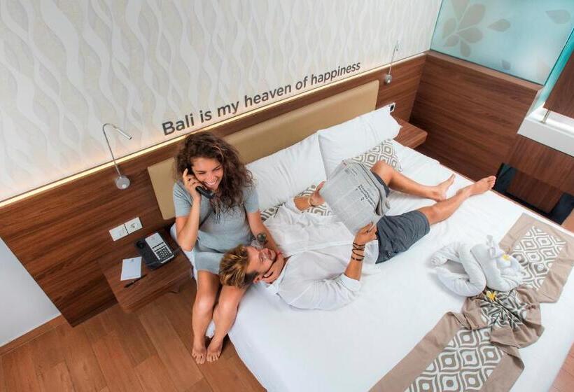 هتل Infinity8 Bali