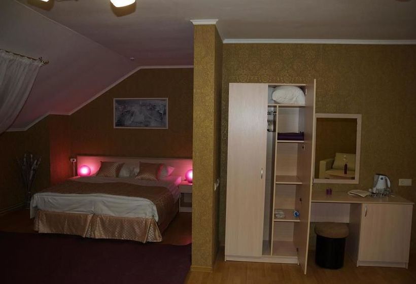 Отель Iris Inn