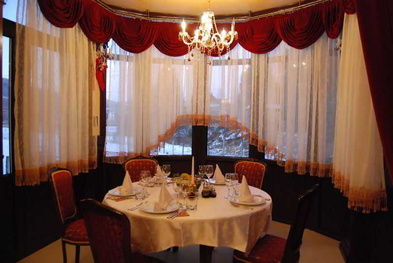 בית מלון כפרי Pensiunea Carmen Silvae