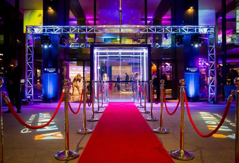 בית מלון כפרי Pullman Sydney Airport