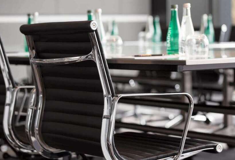 בית מלון כפרי Pullman Sydney Airport