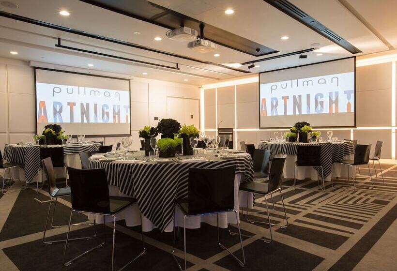 בית מלון כפרי Pullman Sydney Airport