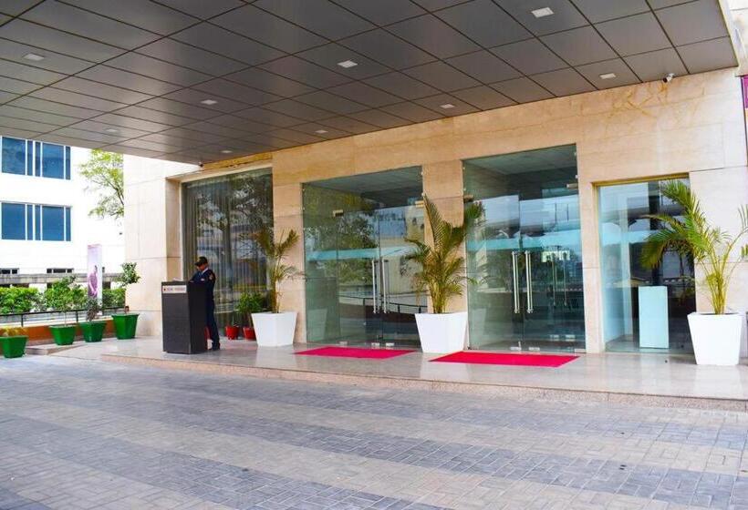 هتل Sewa Grand Faridabad