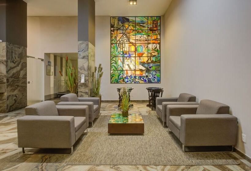 호텔 Slaviero Blumenau