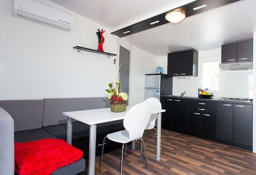 호텔 Superior Mobile Homes Kastanija Campsite