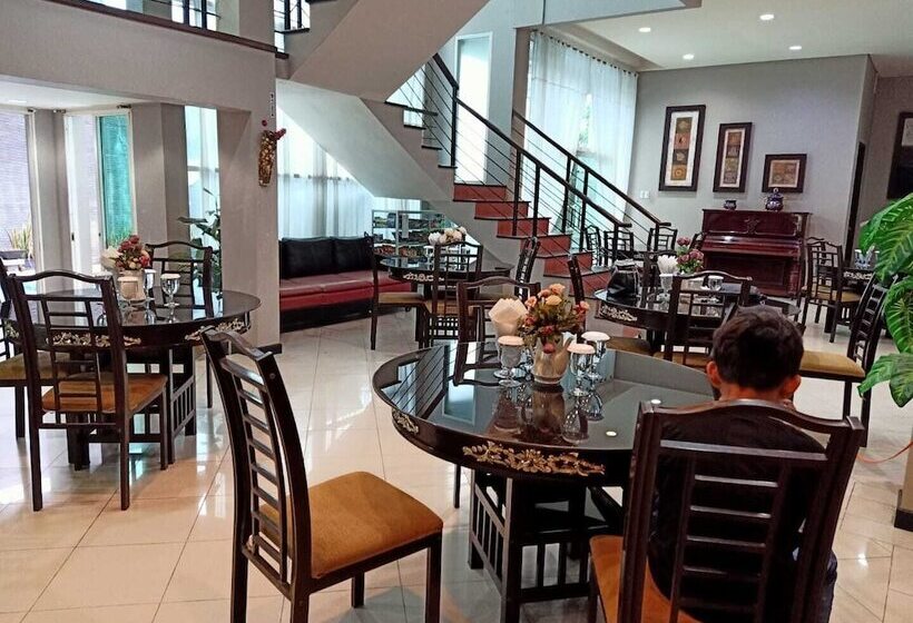 호텔 Surya Palace Syariah