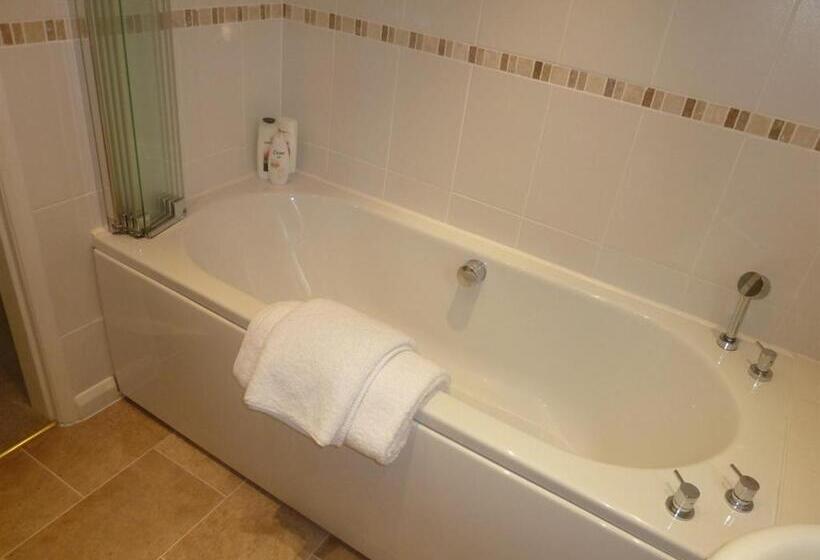 Отель The Coach House