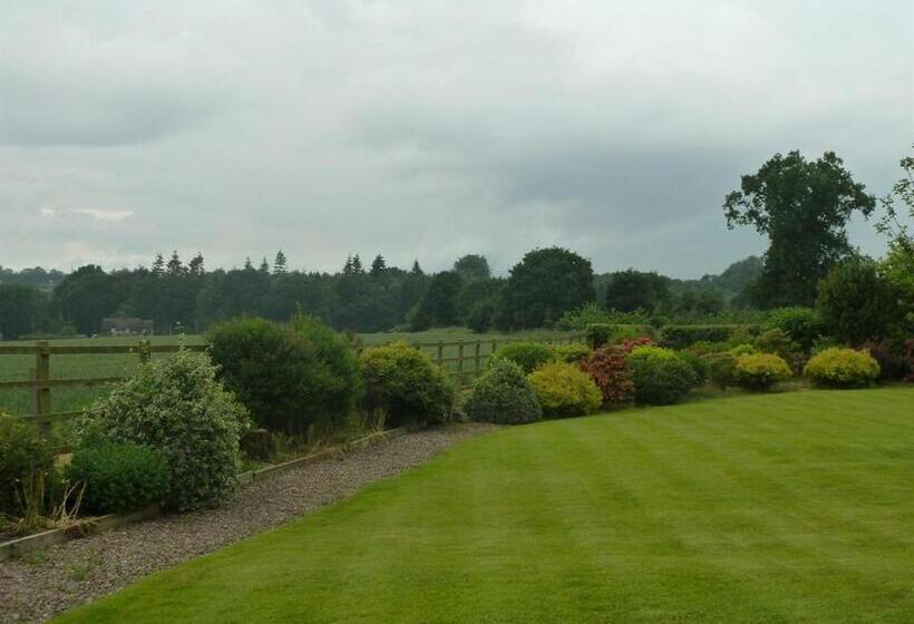 Отель The Coach House