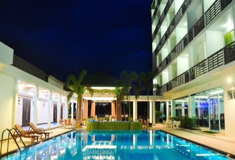 هتل The Flora May Resort