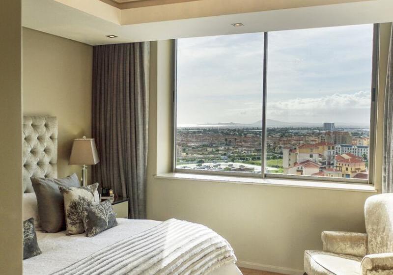 هتل The Residences At Crystal Towers