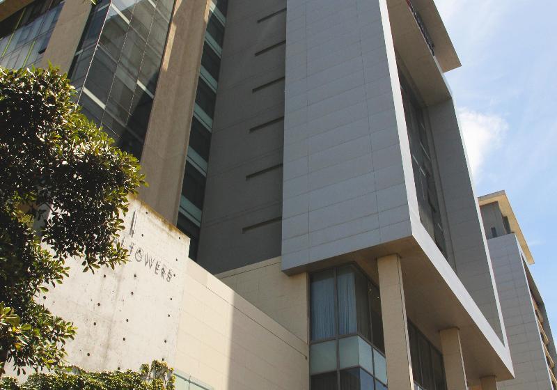 هتل The Residences At Crystal Towers