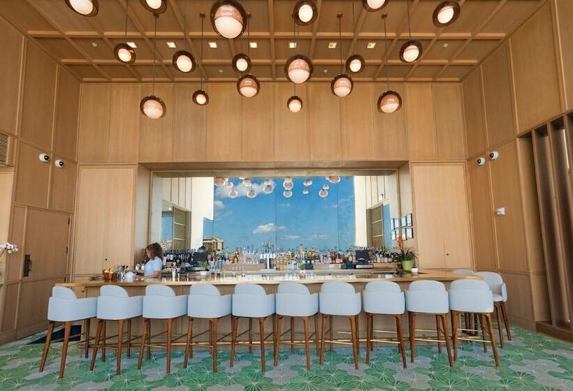 酒店 The Ritzcarlton Residences, Waikiki Beach