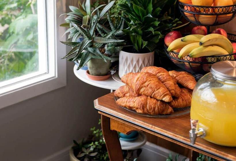 فندق Thriftlodge Edmonton