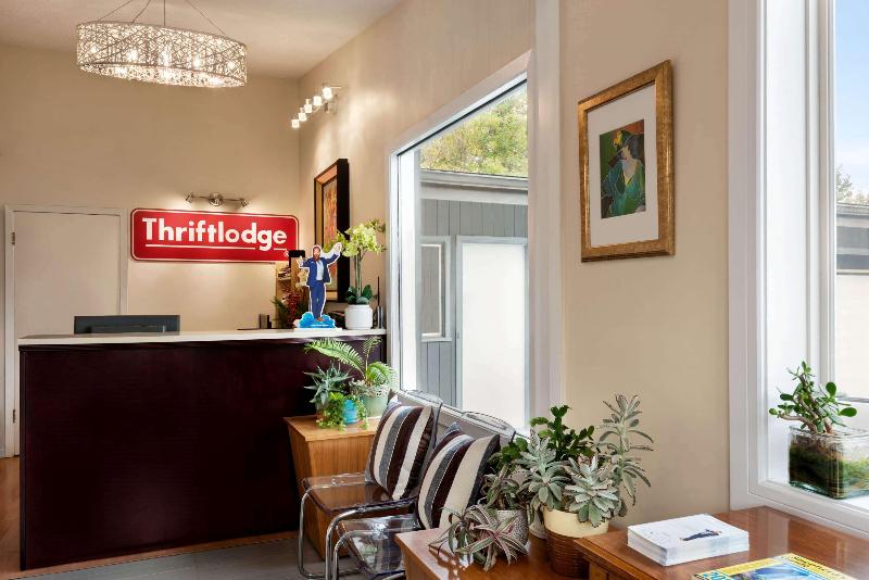 فندق Thriftlodge Edmonton