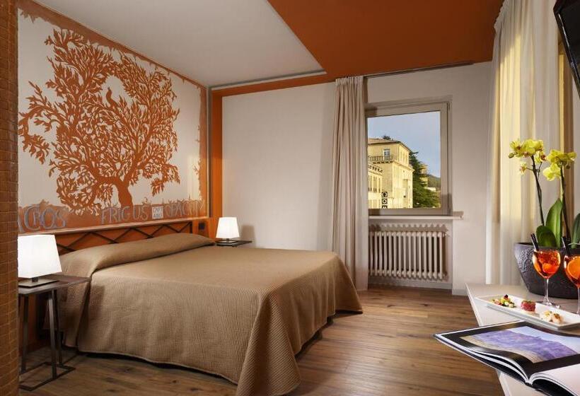 هتل Titano Suites