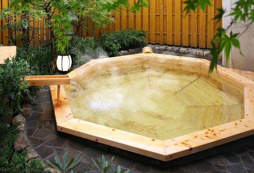 هتل Tsukagoshiyashichibee