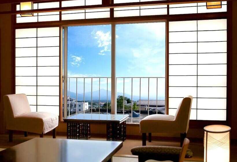 هتل Tsukagoshiyashichibee