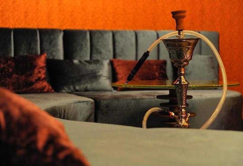 هتل Villa Adriano