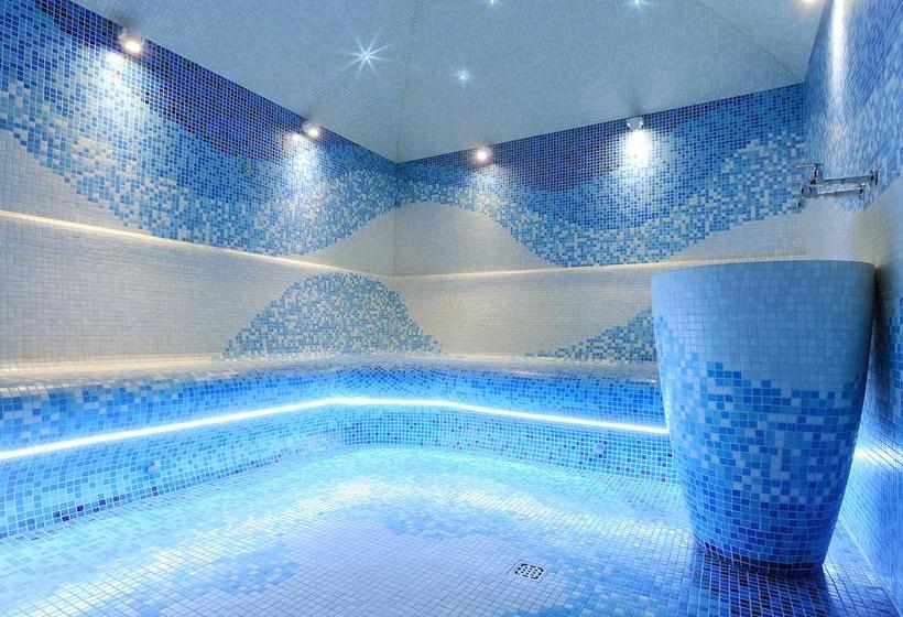 هتل Villa Adriano