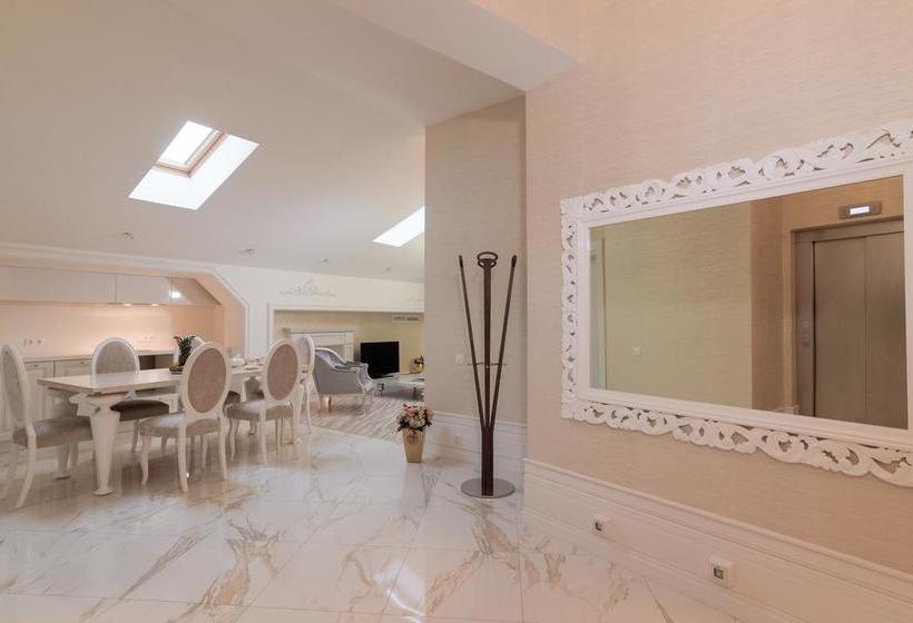 هتل Villa Adriano