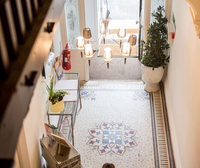 Howarth House Apartments