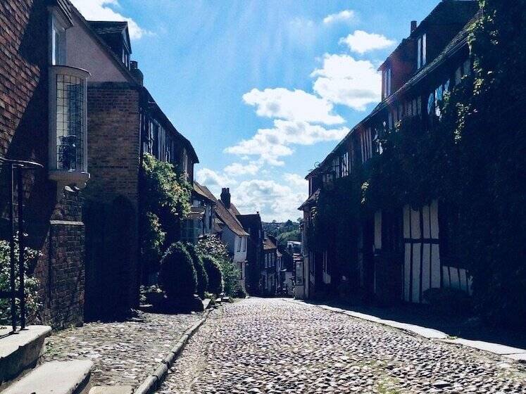 Humphries Cross Apartments