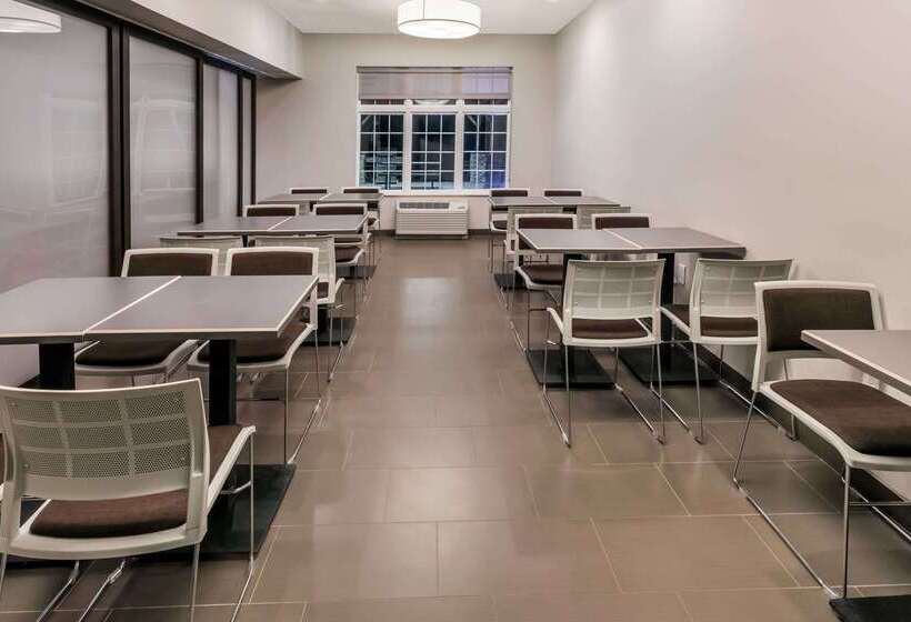 Microtel Inn And Suites By Wyndham Monahans