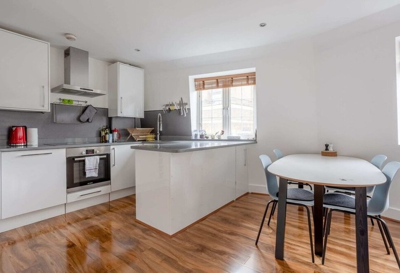 Modern And Central 2 Bedroom Apartment Close To Euston Station