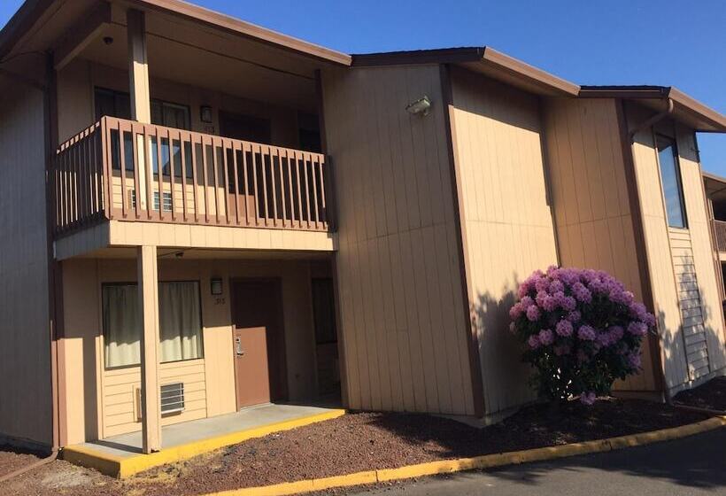 فندق على الطريق Centralia Inn