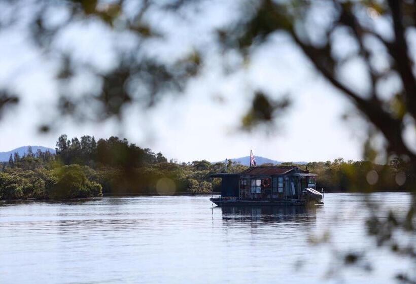 מוטל Tea Gardens