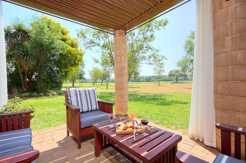 Пансион Centurion Golf Suites Boca Walk