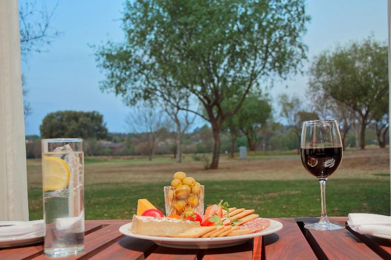 Пансион Centurion Golf Suites Boca Walk