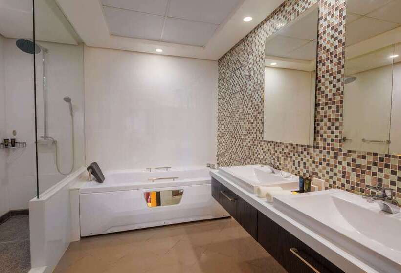 Ramada Hotel And Suites Amwaj Islands