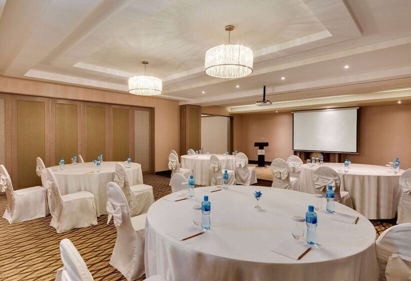 Ramada Hotel And Suites Amwaj Islands