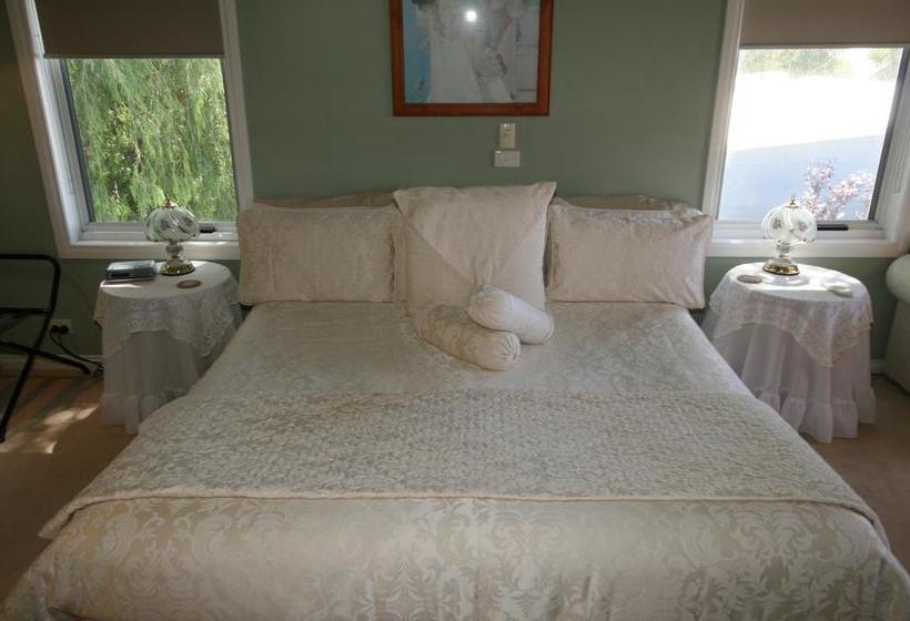 Silver Waters Bed & Breakfast