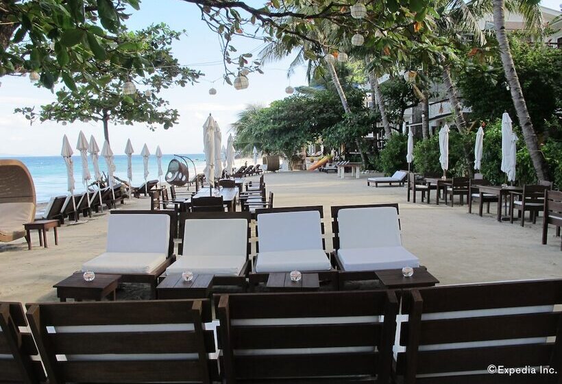 Sunset At Aninuan Beach Resort Powered By Cocotel