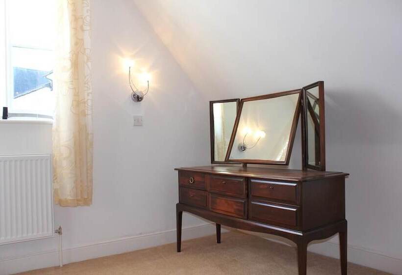 The George Hotel Stansted Airport