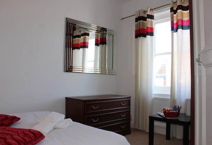 The George Hotel Stansted Airport