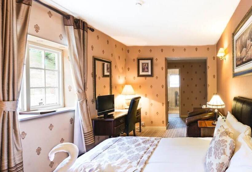 The George Hotel Stansted Airport