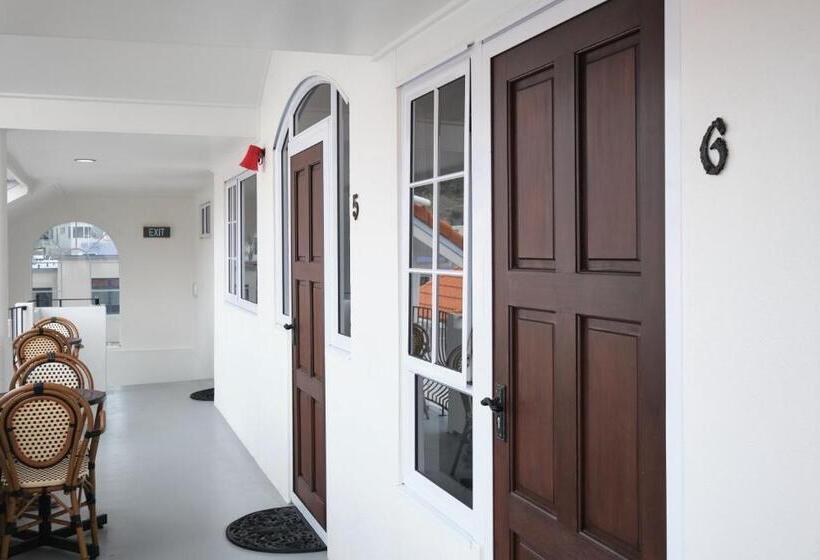 The Mission Belle Motel